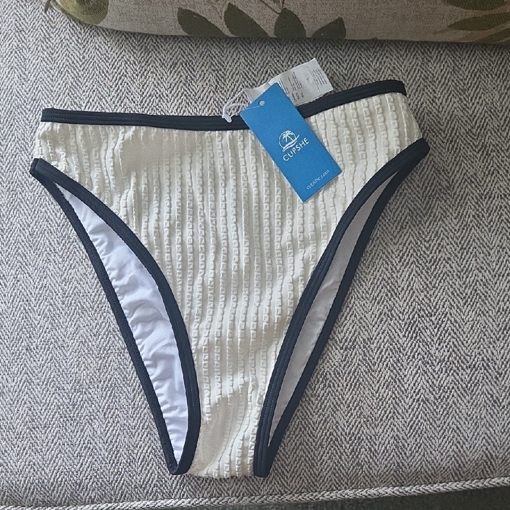 Cupshe Cream and Black Textured Bikini Bottom